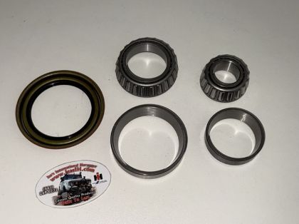 Picture of Front Wheel Bearing Set, 1974-1975 1010 Series 2WD Pickup, Travelall