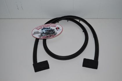 Picture of Bottom of Liftgate Seal for 71'-80' Scout II