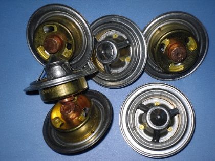 Picture of Robertshaw Thermostat for IH V8 & 4Cyl Engines